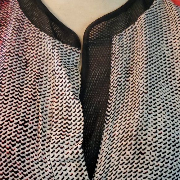 SILK TAHARI TOP - Picture 2 of 6